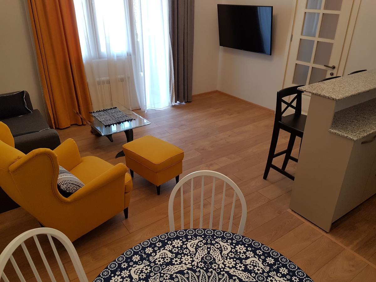 The Starry Night Apartment Батуми Екстериор снимка