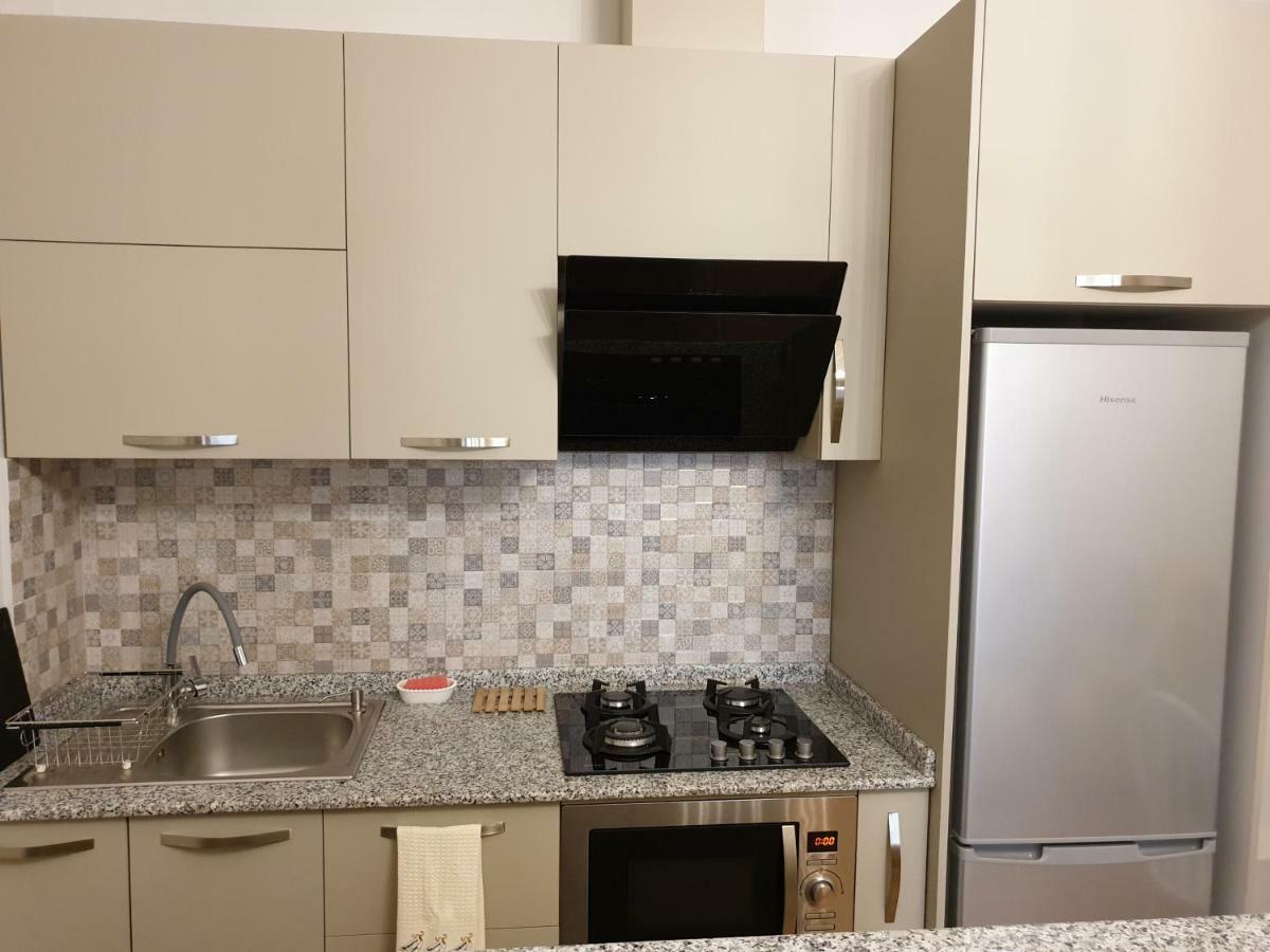 The Starry Night Apartment Батуми Екстериор снимка